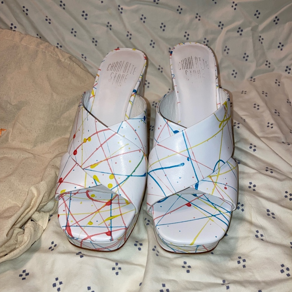 Excellent condition Charlotte Stone Sylvia heels in paint splatter. Size 9.